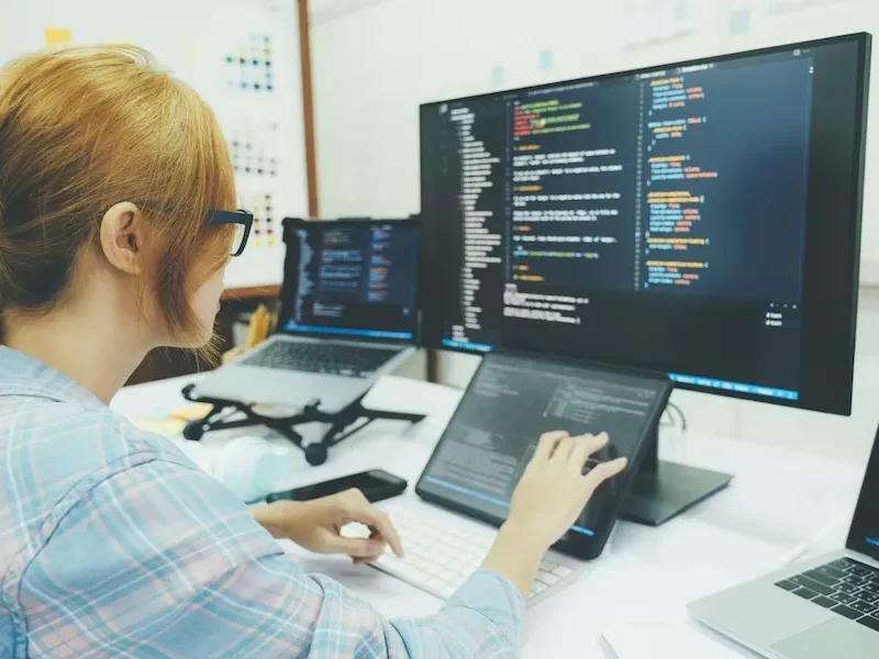 programmer_coding_software_1 programmer_coding_software_1